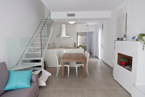 o_1eisu2l7aoeq10kj16eg9ghi9c2u