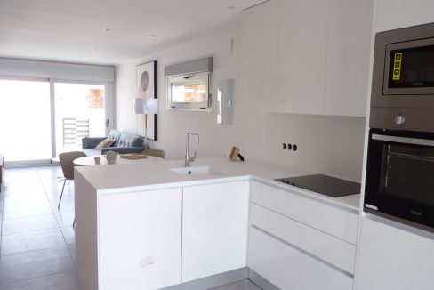 o_1eit1s63h18c34ds1sum1s7hgfh4g