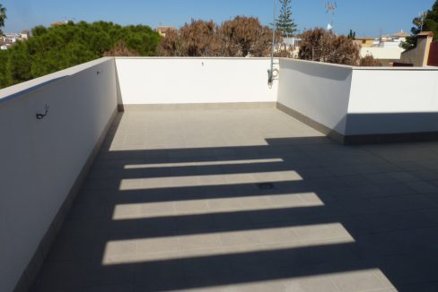 o_1eit480379442lp1l8l2uv1qkr42