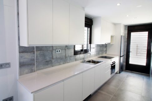 o_1ejkcn5l69dhdm91m8m1s1n1b4g2e