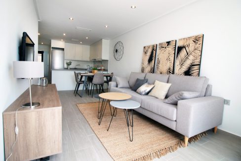 o_1ejkne5c3p55dug1v9la82tpm2n