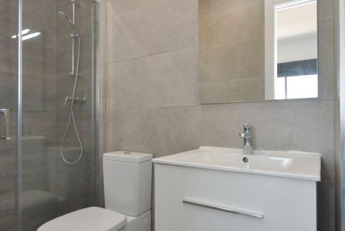 o_1ejsinc0fpmm96k19ec1d3p1kev3a