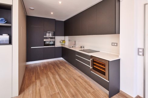 o_1eke3ig7f1m778e6dfv1hb7ju32n