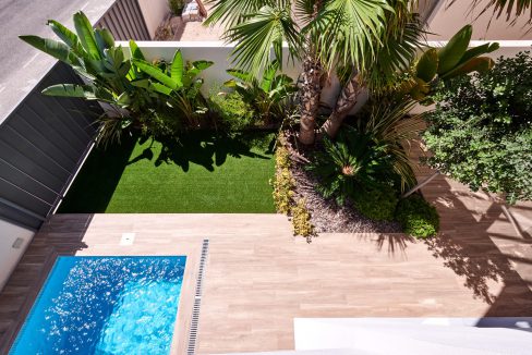 o_1eke3ig7h49s100khhf1mb108c31