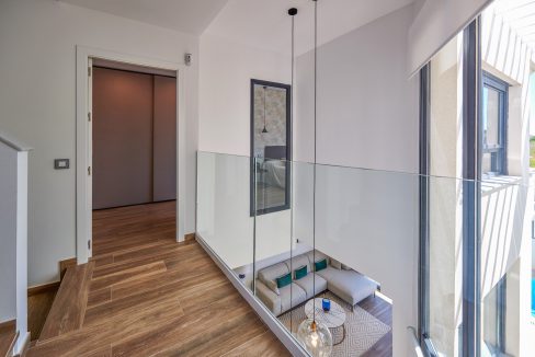 o_1eke3ig7i1faf18nr8nbj8kahl35