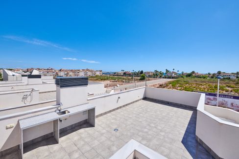 o_1eke3ig7j1fj5nvnjnds39e7k3b