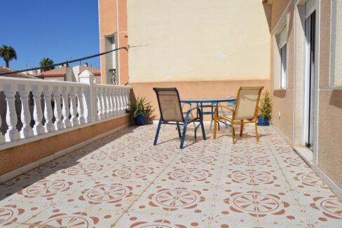 o_1eket3iq41qumkrk19rg1jhh2tf4j