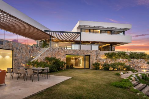 o_1ekjbt6201u85nipa9jmhk1r513i