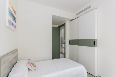 o_1ekjieg3c1vreo0ovbgviq14e2t