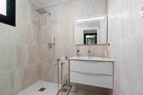 o_1ekm38ru9vhdkqen5l1fba1mun2j