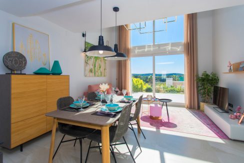 o_1ekr9im0knuo15m014u3j32g762m