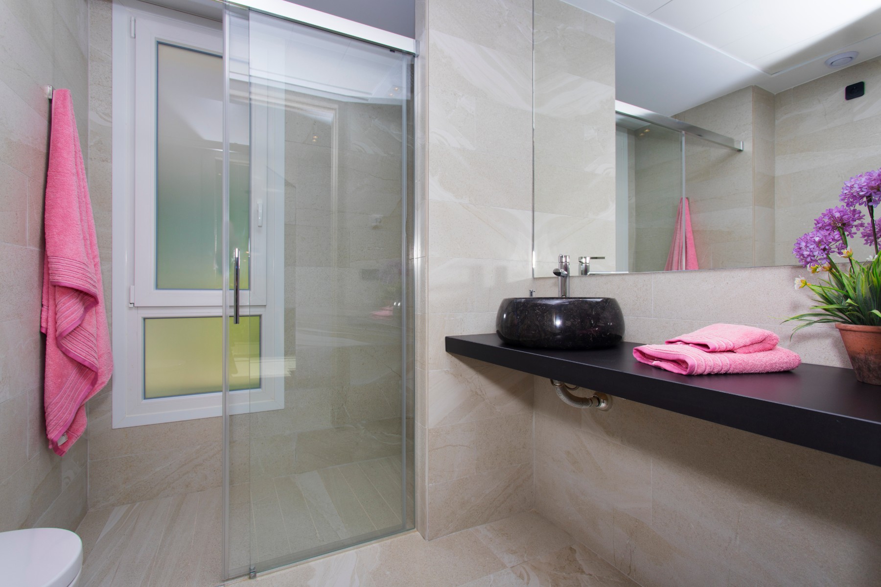 o_1ekr9im0ll5c13cv15ti1ch1aki30