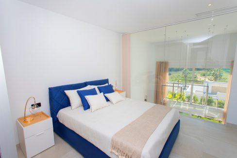 o_1ekr9im0m1091lthfnd1vq4pie33