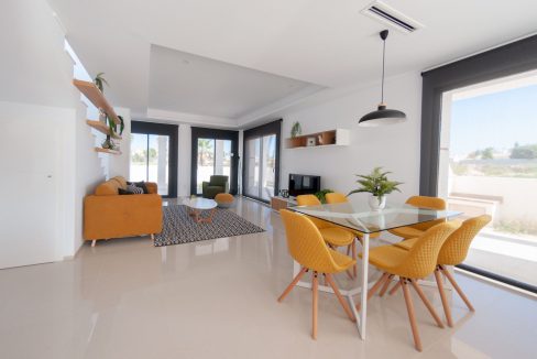 o_1el56jhgt1qiv13i41pc610fg1qj421