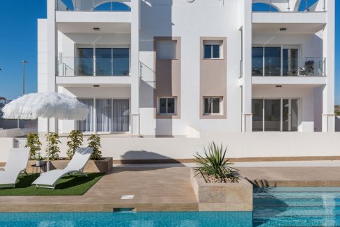 o_1ela2f3dm1rmq1i4v1aa5668tra2a