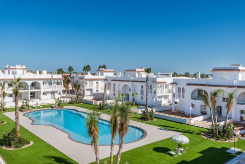 o_1elacn8mh1kbq1iqu0vemc18o725