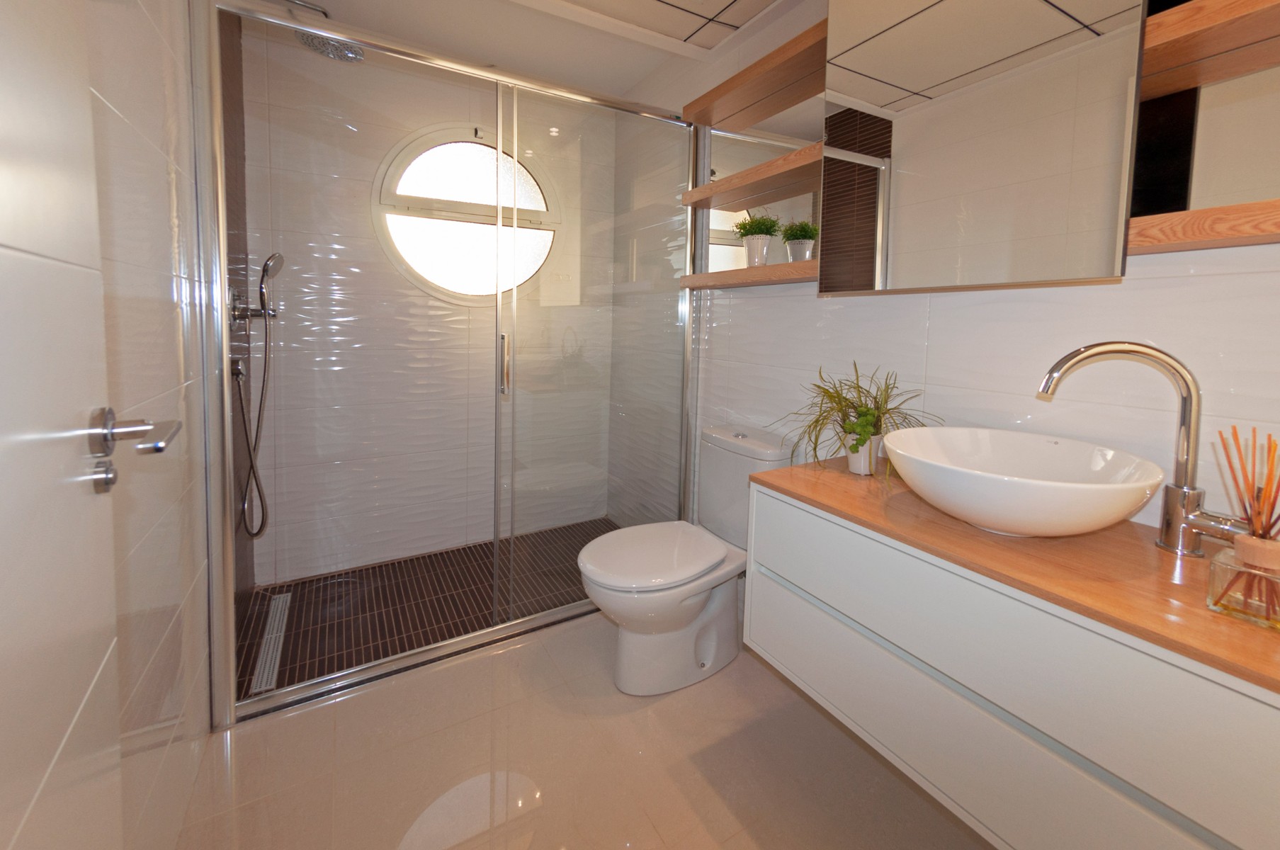 o_1elie2ksnfv0u3sq0e104m16602r