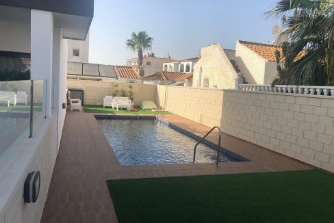 o_1emri02621li416nd10vpjgk9t4b