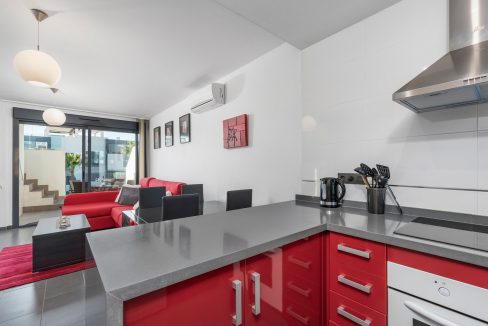 o_1emtm7noaste1bkn8pl3bsk882k