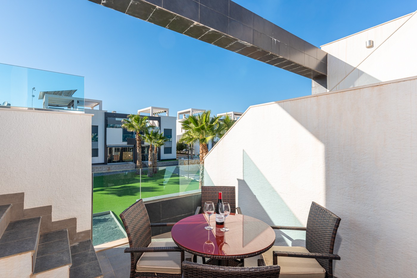 o_1emtm7nob1njp1t2gob0qj2eql30