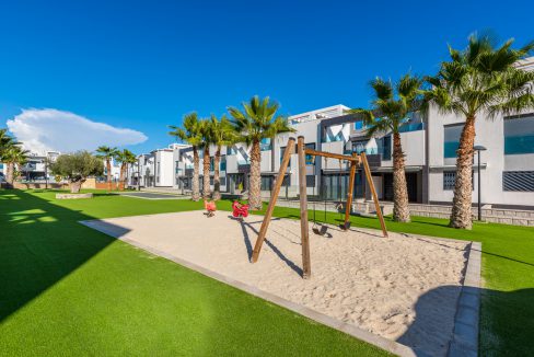 o_1emtm7nob1s0f3i0ge31rnd1c9q2r