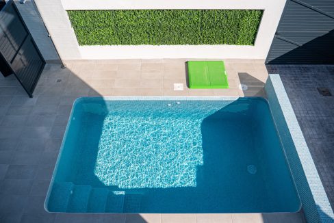 o_1emu3diva1c321tj0d2mv71ne82n