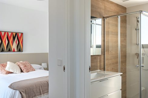 o_1emu3divbukjsii1bcv1cfp10992q