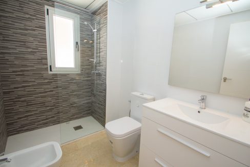 o_1enb11ssaeht1a6s1jmm1bma12sp2c