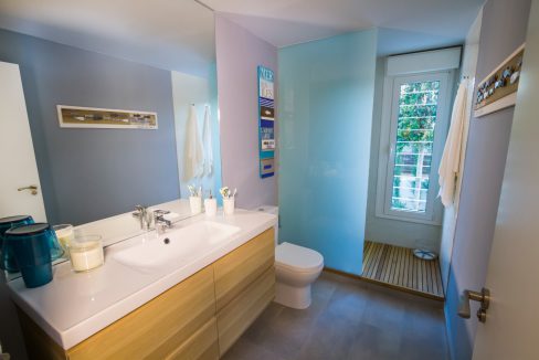 o_1ente7pdf1tev19hvujqm511cd52v