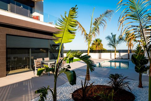 o_1envd669u16pjtqdf618fvnio3b