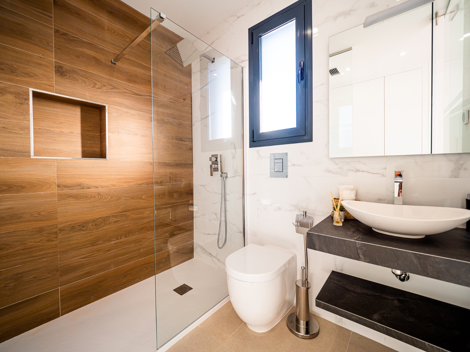 o_1envd66a01i8vtm76bf1rmro6d3k