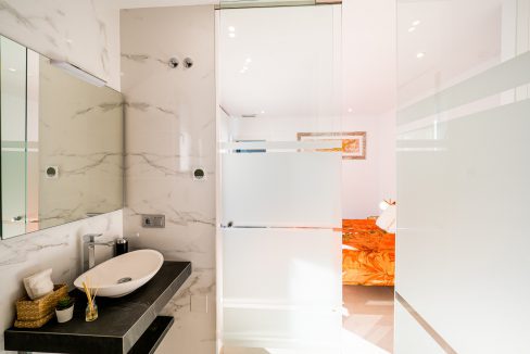 o_1envd66a0mgb1g61cio19lg4h43l