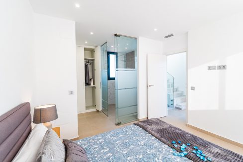 o_1envd66a11a7qeep1sevnvb29r3r