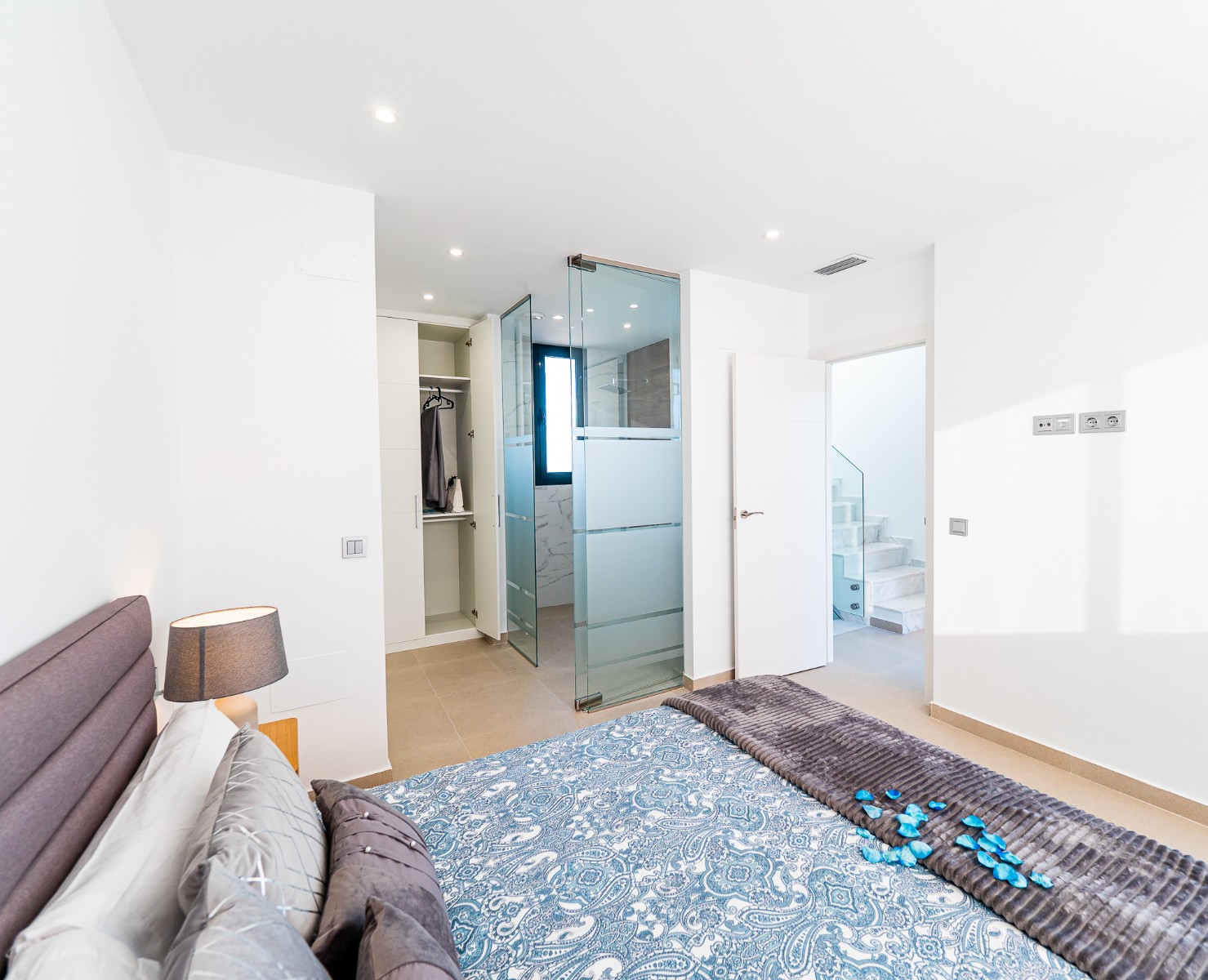 o_1envd66a11a7qeep1sevnvb29r3r