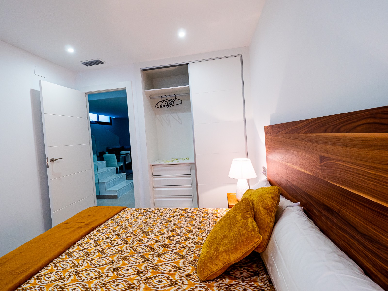 o_1envd66a11t081uie1cb714k04m23u