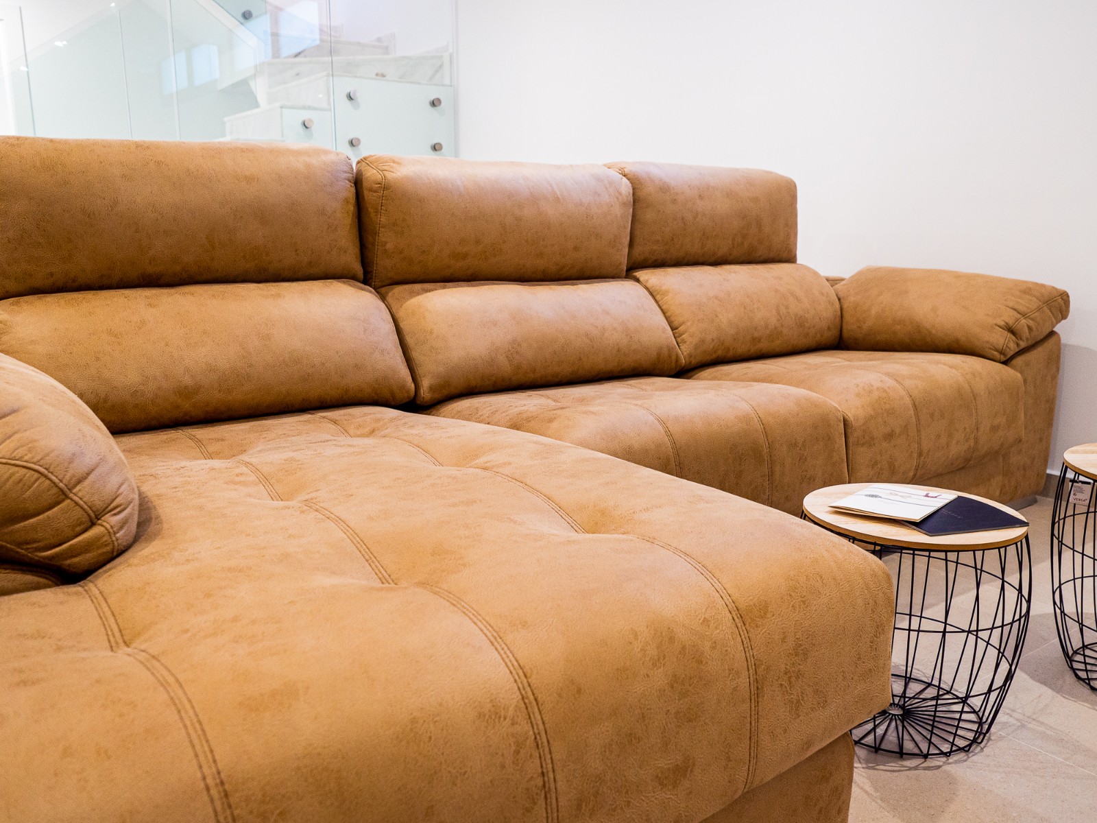 o_1envd66a21hml107h7ib1vbe1g1543