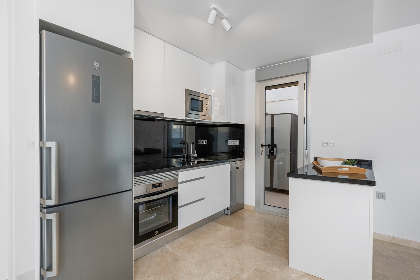 o_1envu02qp13fh2t5101u1atj1od82j