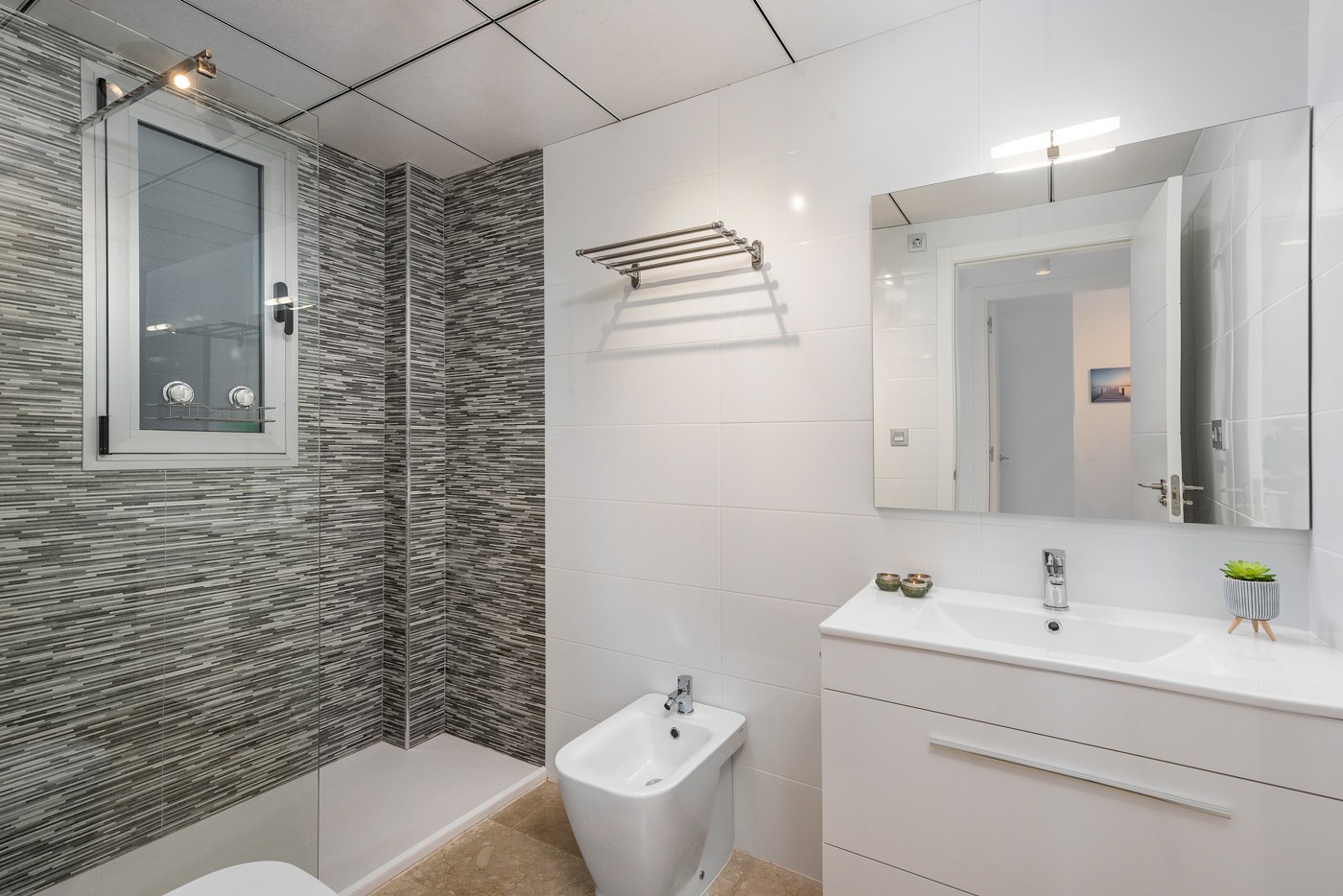 o_1envu02qpc94uktip51b2l1nlc2n