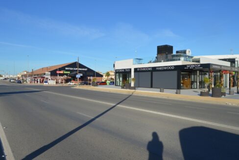 o_1epemjuf81of17ra13o41qmq1oej26