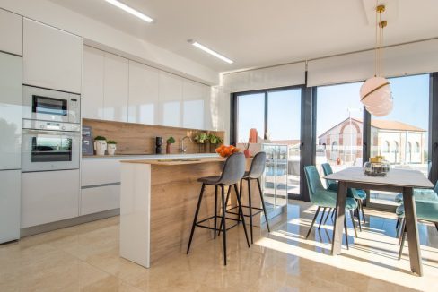 o_1eplekq1fr6f1usecj1uhrpbb1u