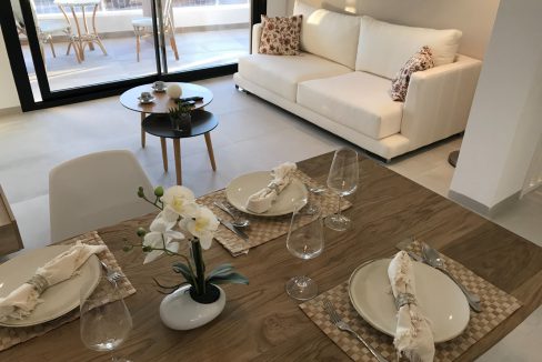 o_1eq3040hd1mrd9ps9d318n6f82d