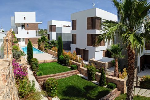 o_1erh09lu01ghlt261tuh1ma8hok1g