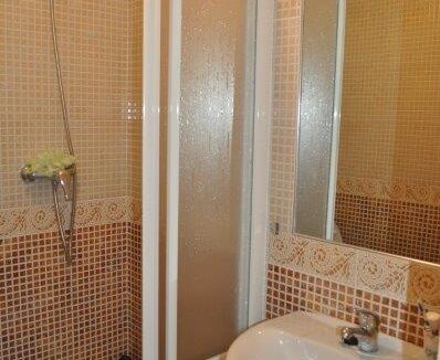 o_1es8ih5cr1oao136bdm67tieq02e