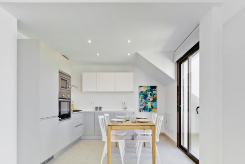 o_1essl90a71eciog14hmcf416772r