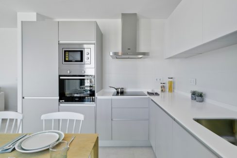 o_1essl90a815v3uas1fft102517gu33