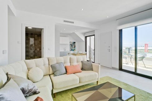 o_1essl90a818taibo1mgm1c9eplv36