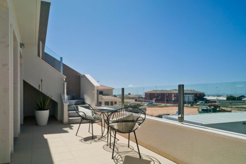 o_1essl90adjsngkj1q6ndghiqu3s