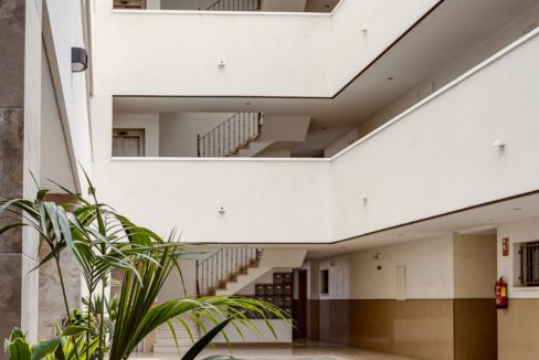 o_1et25bpr91g9v1tq81t291e4q14eo31