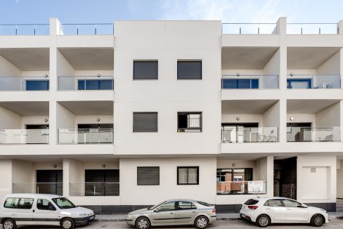 o_1et25bpr91mo91ssif8p1b1c131p30