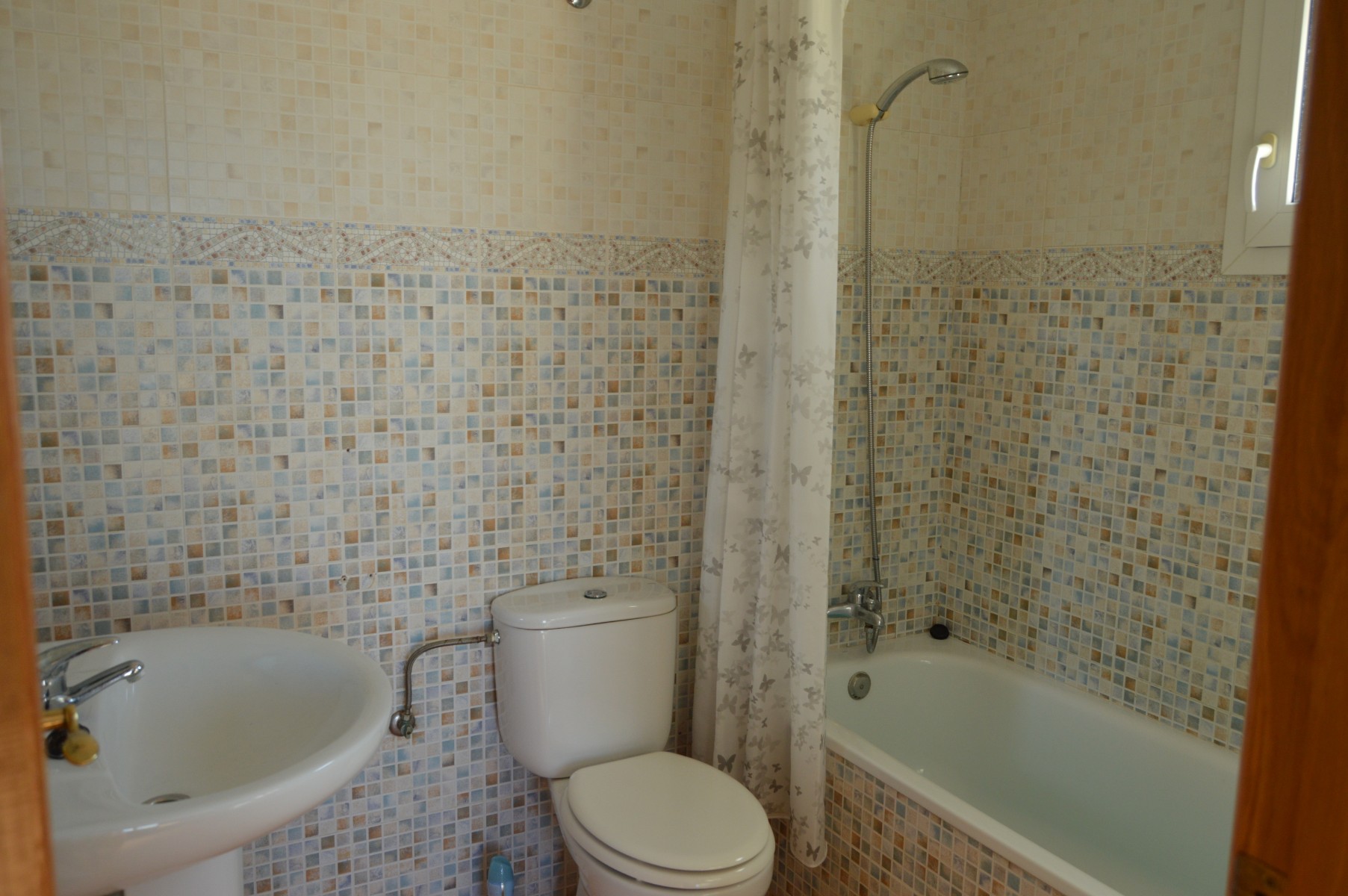 o_1et4rm0vjgp9tpb1jsg1shh18r03l